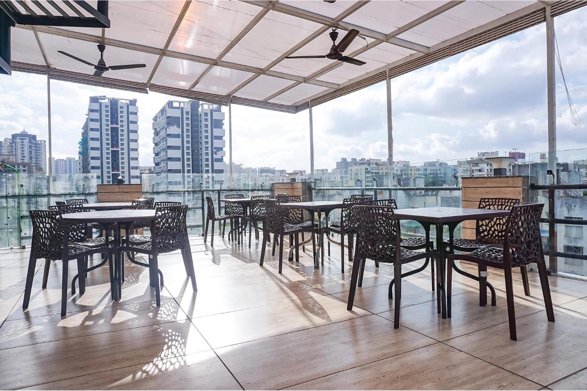 Fabhotel Atithi Regency Púna Exteriér fotografie