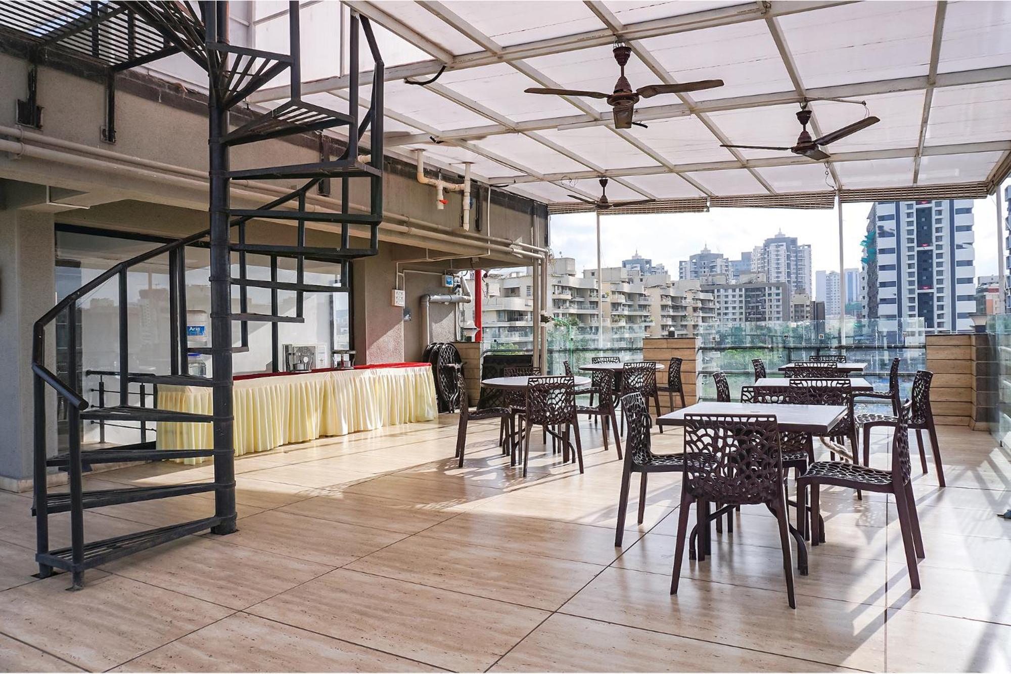 Fabhotel Atithi Regency Púna Exteriér fotografie